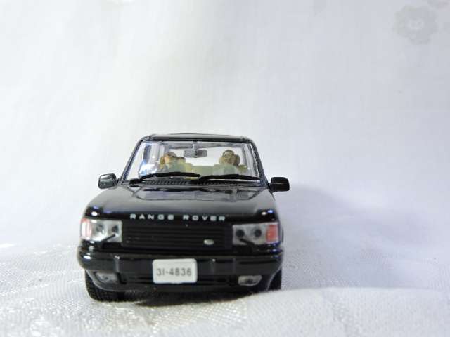 RANGE ROVER  ( Black )  James Bond  007  Tomorrow never dies   Like Land Rover