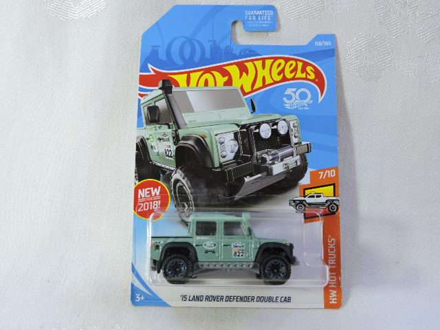 Hot Wheels LAND ROVER DEFENDER Double Cab Pickup Bakkie  ( Teal #822 ) Long Card