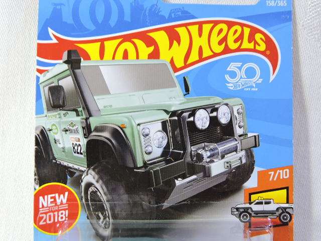 Hot Wheels LAND ROVER DEFENDER Double Cab Pickup Bakkie  ( Teal #822 ) Long Card