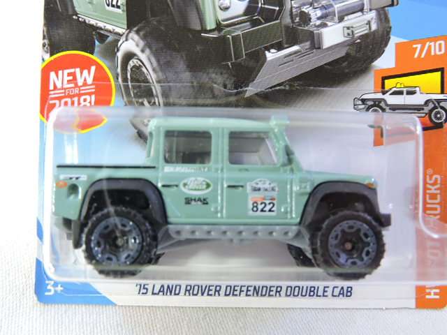 Hot Wheels LAND ROVER DEFENDER Double Cab Pickup Bakkie  ( Teal #822 ) Long Card