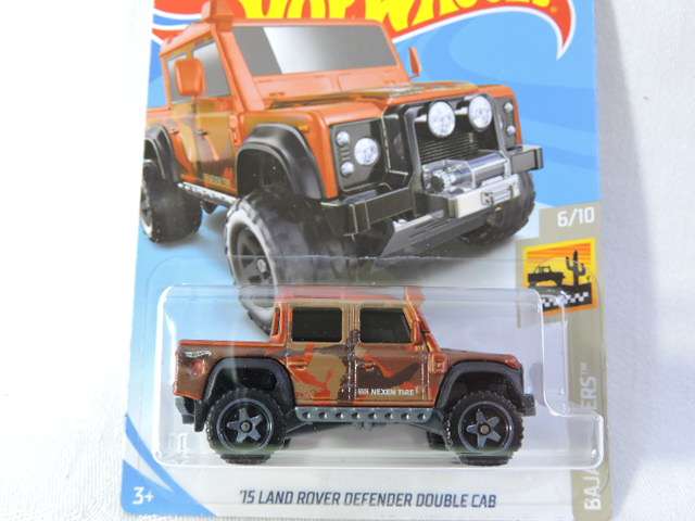 Hot Wheels LAND ROVER DEFENDER Double Cab Pickup Bakkie  ( Bronze camo ) Long Card