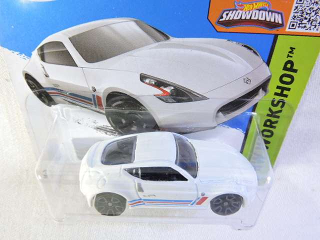 Hot Wheels NISSAN 370Z ( White Pin Stripes ) Like DATSUN