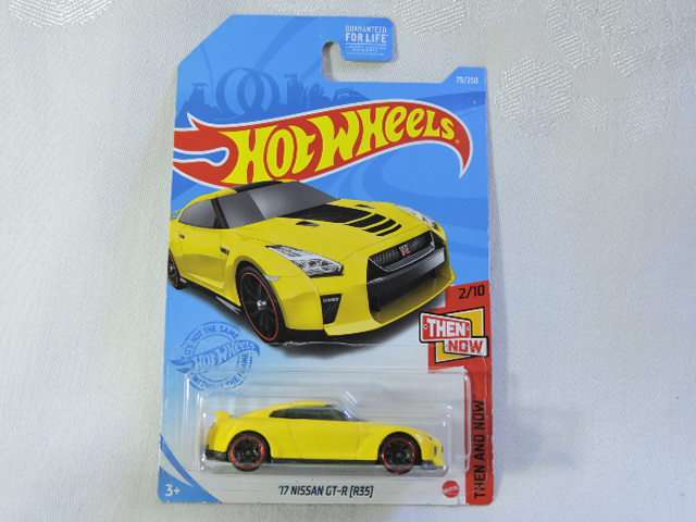 Hot Wheels NISSAN GT-R [R35] ( Yellow ) Long card  Like Datsun