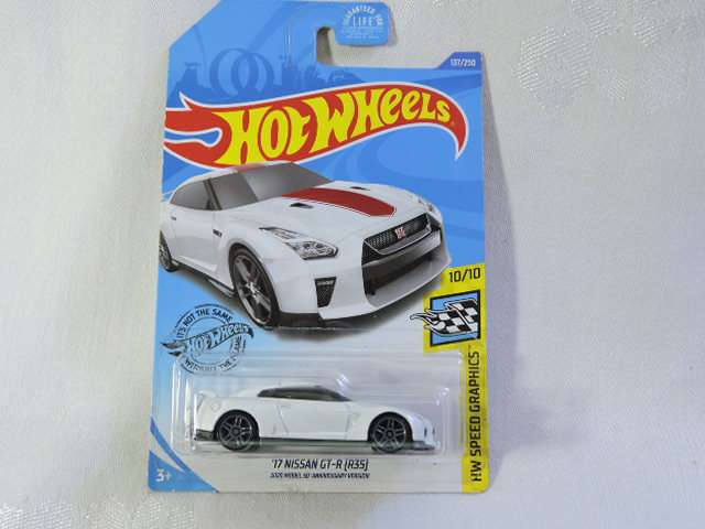 Hot Wheels NISSAN GT-R [R35] ( White ) Long card  Like Datsun
