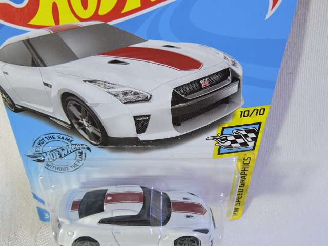 Hot Wheels NISSAN GT-R [R35] ( White ) Long card  Like Datsun