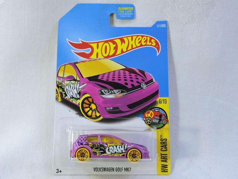 Hot Wheels VW VOLKSWAGEN GOLF MK7 ( Pink Crash)  Long Card