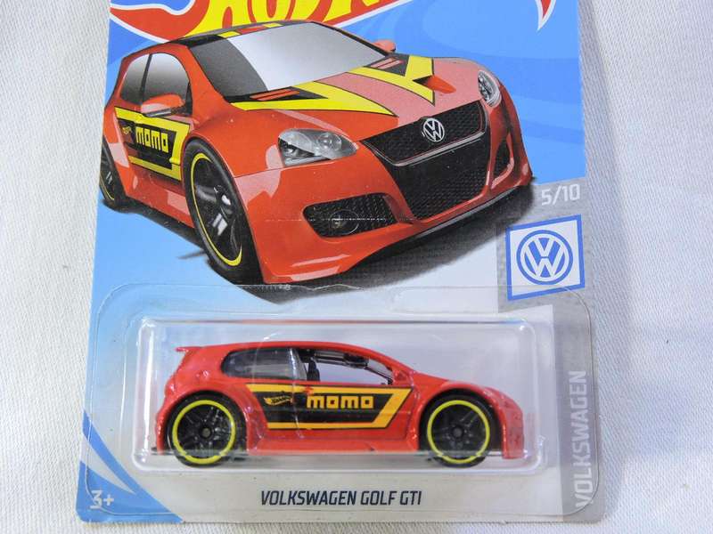 Hot Wheels VW VOLKSWAGEN GOLF GTi ( Red MOMO )  Long Card