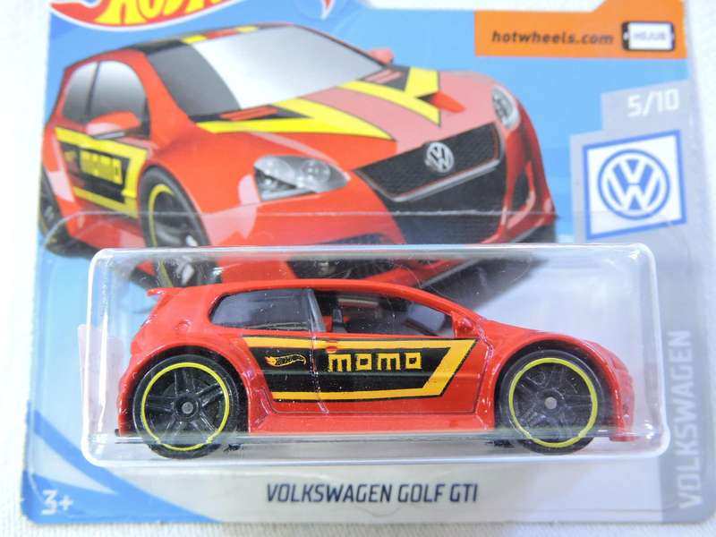 Hot Wheels VW VOLKSWAGEN GOLF GTi ( Red MOMO )