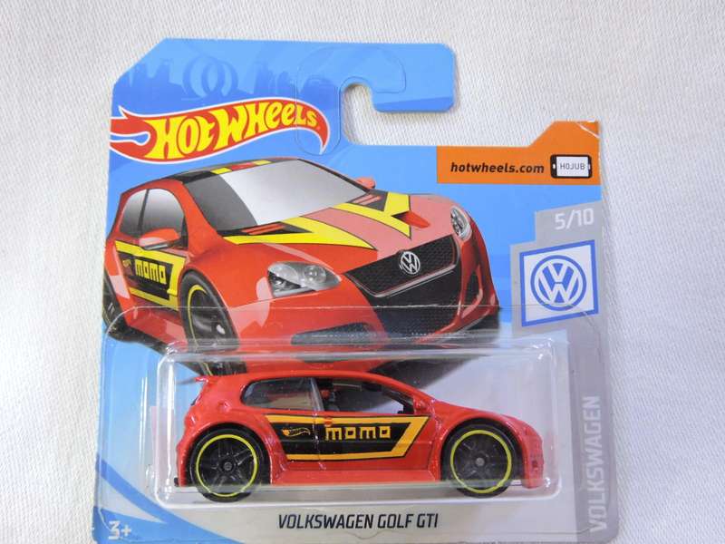 Hot Wheels VW VOLKSWAGEN GOLF GTi ( Red MOMO )