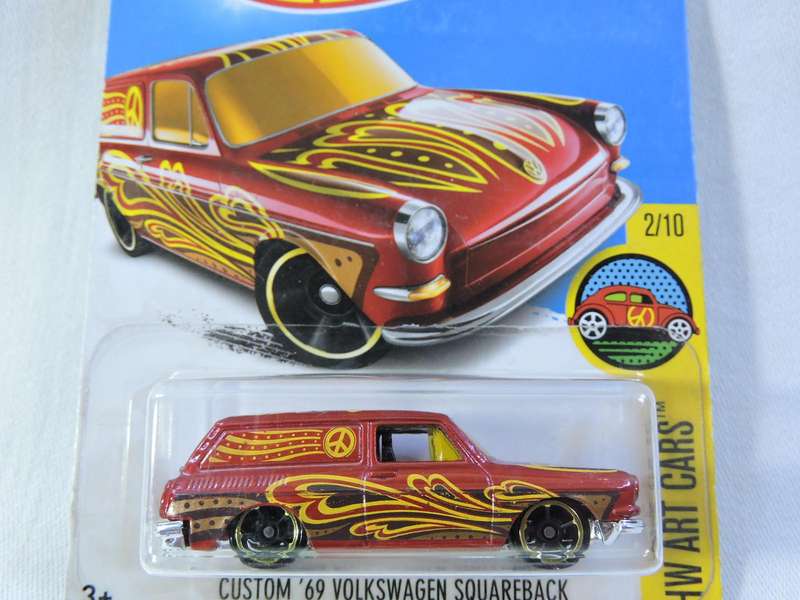 Hot Wheels VW VOLKSWAGEN Squareback ( Red ) Long Card