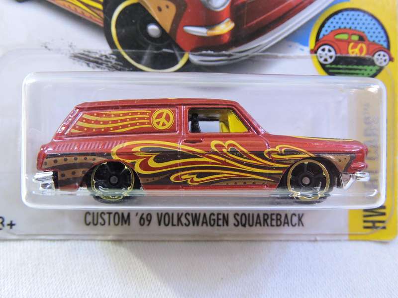 Hot Wheels VW VOLKSWAGEN Squareback ( Red ) Long Card
