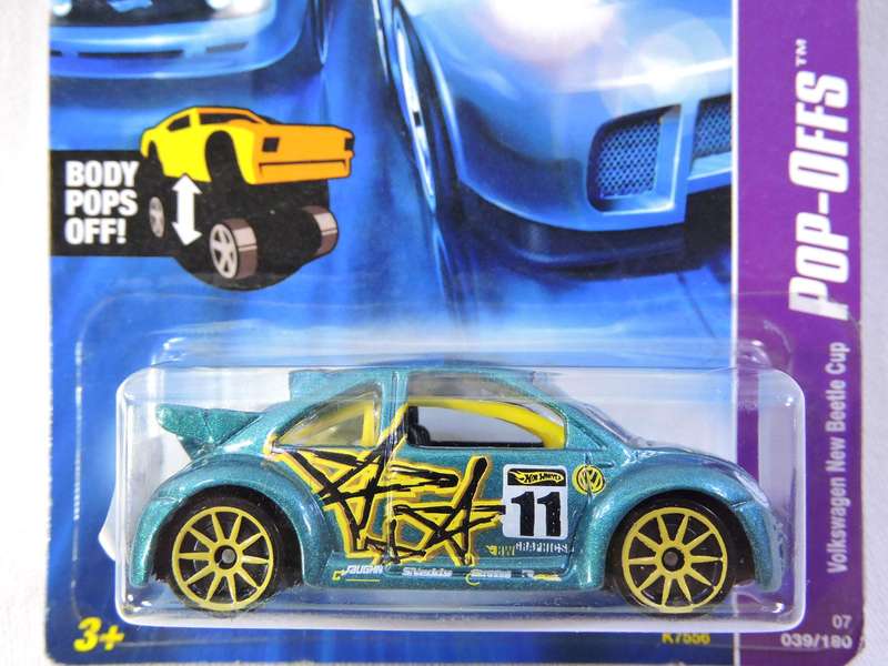 Hot Wheels Volkswagen VW BEETLE ( POP-OFFs  Green )  Long Card