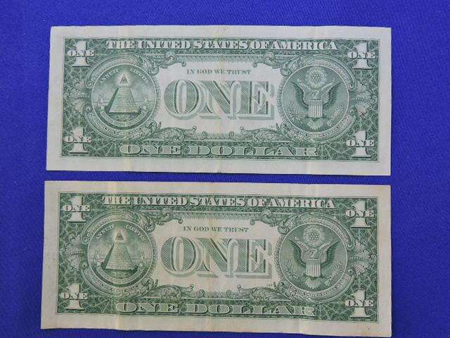 USA American One Dollar SILVER CERTIFICATE BANK NOTES x2 in sequence, circulated condition.