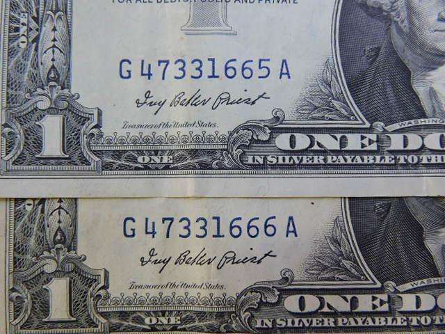 USA American One Dollar SILVER CERTIFICATE BANK NOTES x2 in sequence, circulated condition.