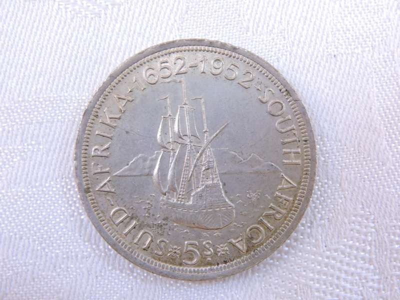 1952 SA Union 5 Shilling Silver coin Crown