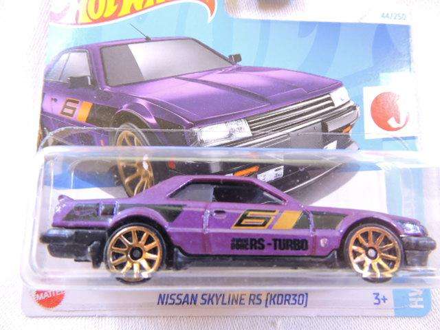 Hot Wheels NISSAN Skyline RS KDR30 ( Purple ) Like Datsun