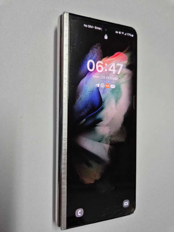 Samsung Galaxy Z Fold 3