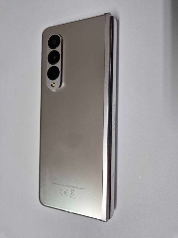 Samsung Galaxy Z Fold 3
