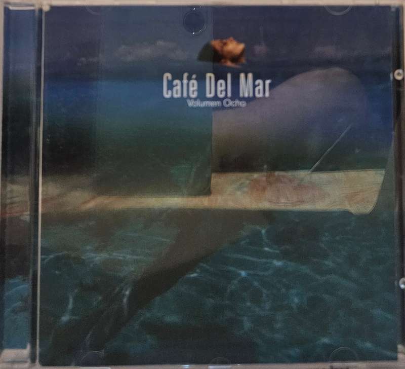 Cafe Del Mar Volumen Ocho   (2405)