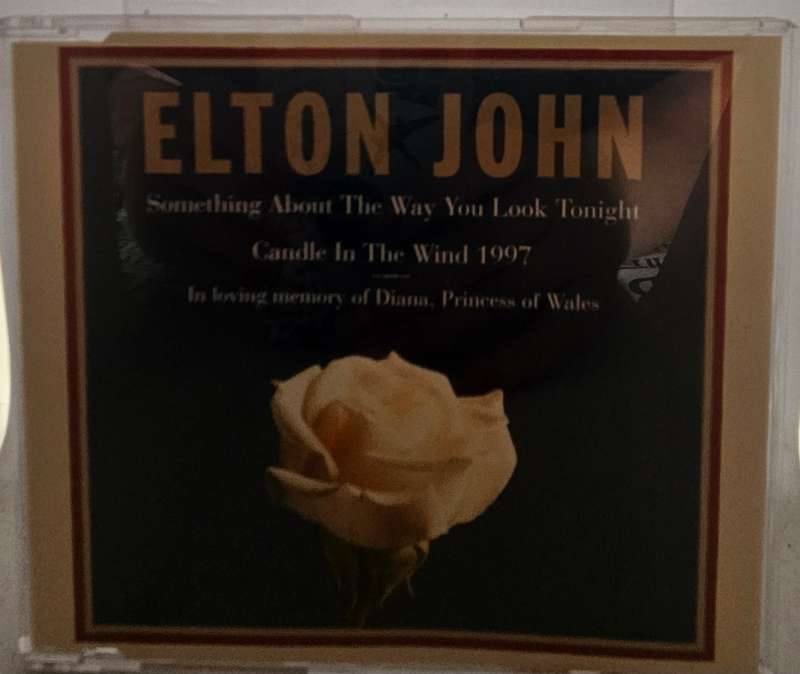 Elton John Candle in the Wind Single   (3642)