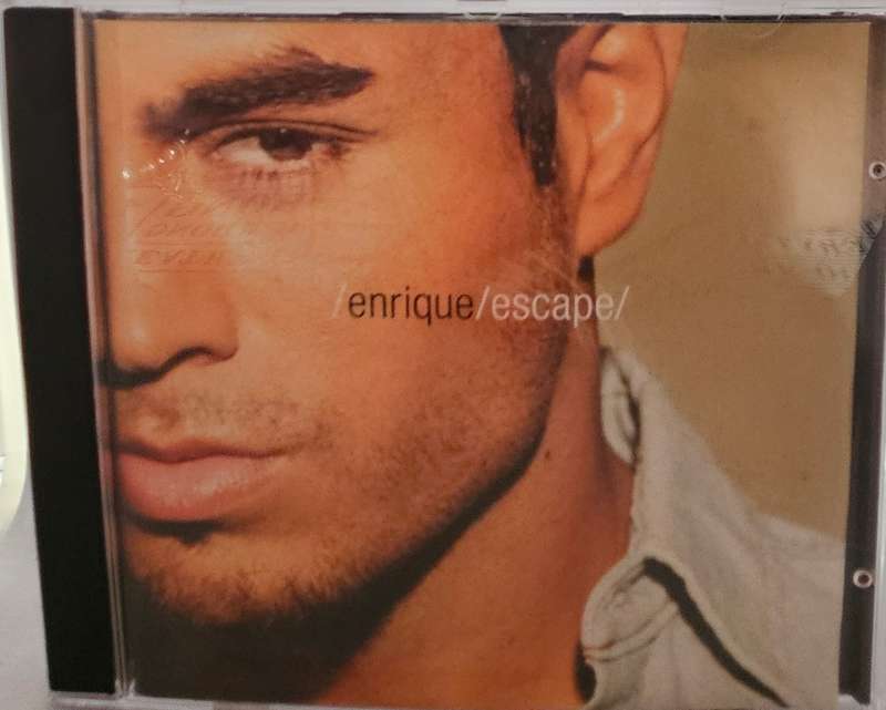 Enrique Iglesias Escape  (3546)