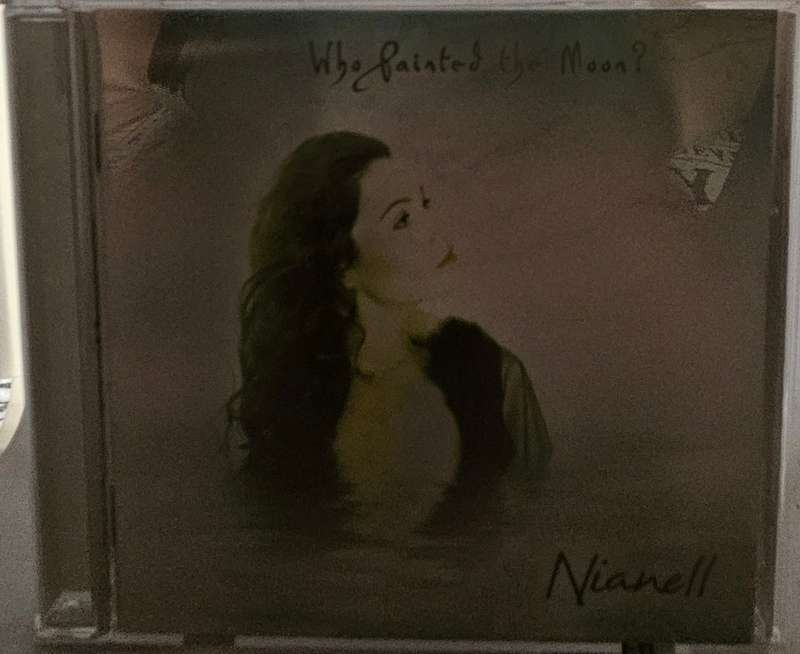 Nianell Who Painted the Moon?   (3608)