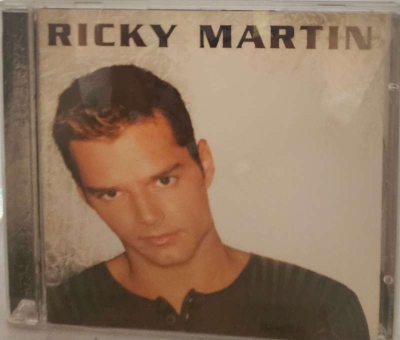 Ricky Martin  (3241)