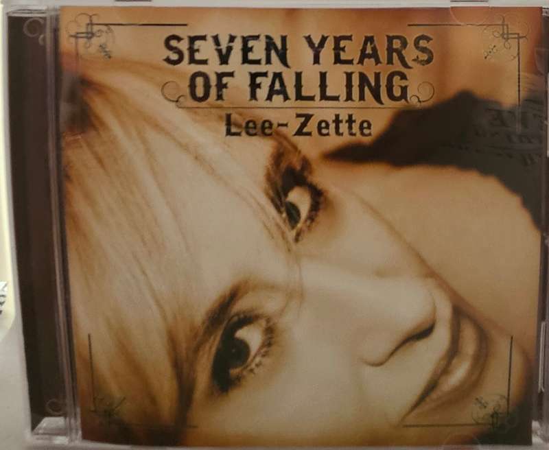 Seven Years of falling Lee-Zette  (3509)