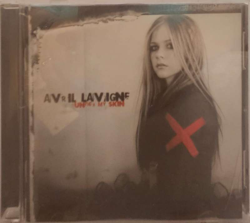 Avril Lavigne Under My Skin  (3076)