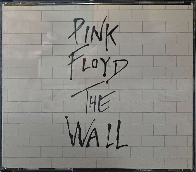 Pink Floyd the Wall  (2077)