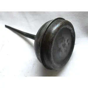 VINTAGE MACHINE OIL TIN WITH NOZZLE