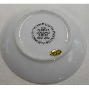 QUEEN ELIZABETH 11 DIAMOND JUBILEE 1952 - 2012 SMALL 10 CM PLATE BOXED