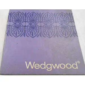 WEDGWOOD QUEEN ELIZABETH 11 SILVER JUBILEE 1952 - 1977 SMALL 16 CM PLATE BOXED