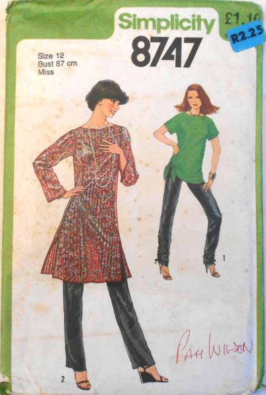 SIMPLICITY 8747 PULLOVER TUNICS & PANTS SIZE 12 BUST 87 CM COMPLETE-UNCUT-F/FOLDED