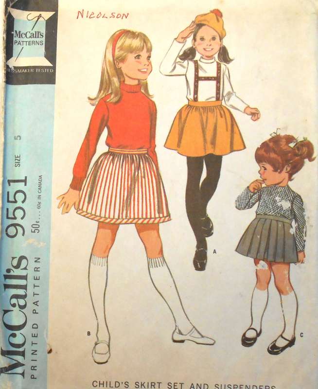 VINTAGE McCALLS 9551 GIRLS SKIRT SET & SUSPENDERS SIZE 5 YEARS COMPLETE