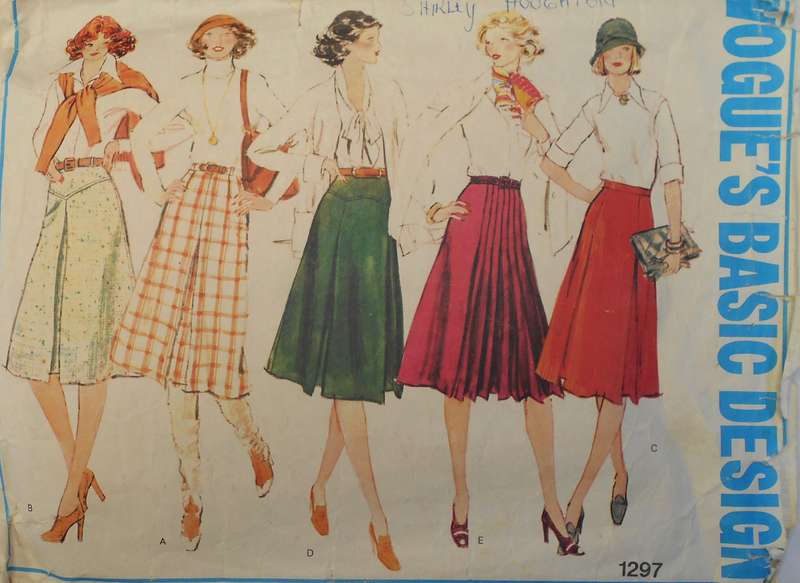 VOGUE 1297 SET OF SKIRTS SIZE 14 WAIST 71 CM 28" COMPLETE