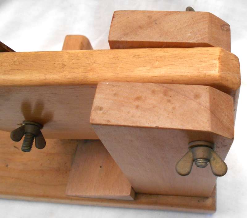 VERY SHARP SOLID VARNISHED WOOD BILTONG CUTTER (cut my pencil in two)