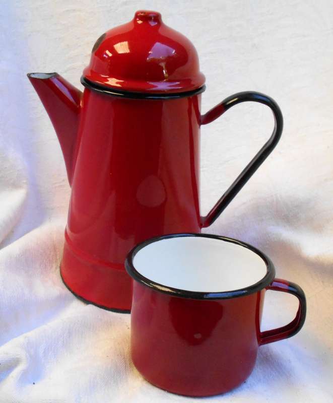 STUNNING RED ENAMEL COFFEE POT & LID WITH RED ENAMEL MUG-MADE IN POLAND