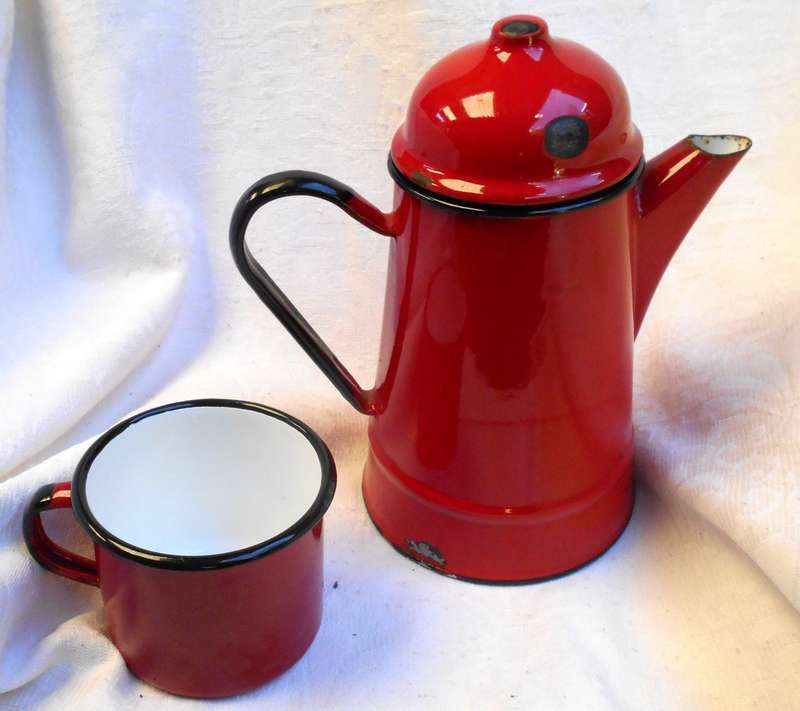 STUNNING RED ENAMEL COFFEE POT & LID WITH RED ENAMEL MUG-MADE IN POLAND