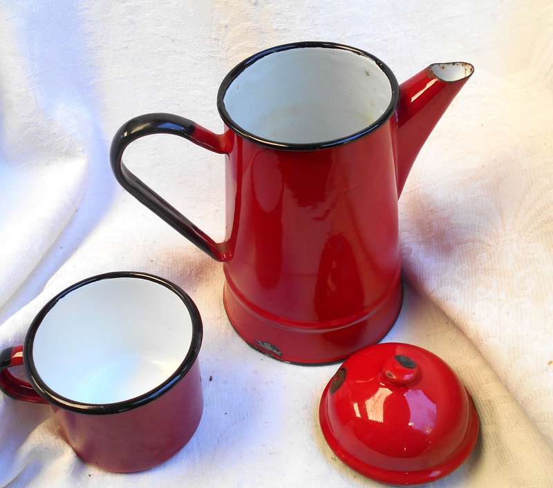 STUNNING RED ENAMEL COFFEE POT & LID WITH RED ENAMEL MUG-MADE IN POLAND