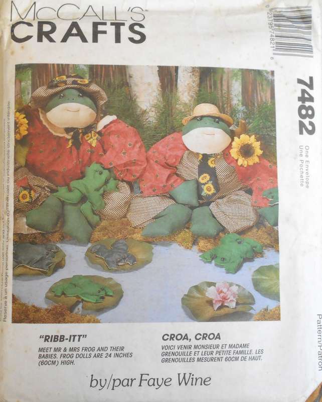 McCALLS CRAFT 7482 MR & MRS FROG SIZE 24" COMPLETE-PART CUT