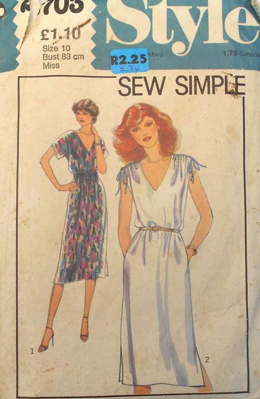 STYLE 2703  PULLOVER DRESS SIZE 10 BUST 83 CM COMPLETE
