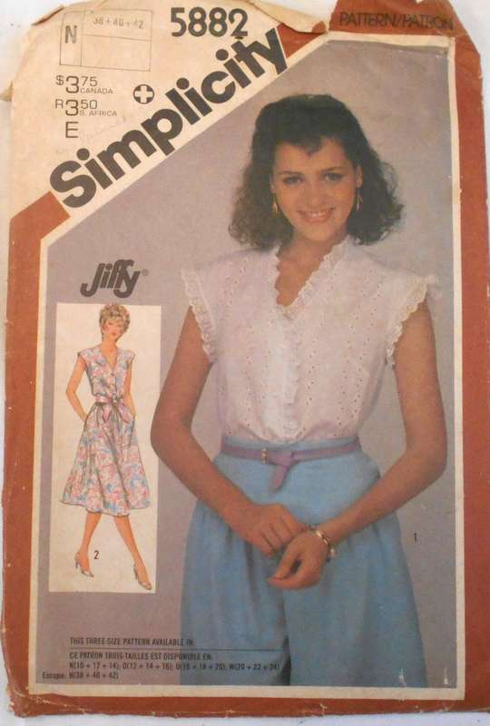 SIMPLICITY 5882 PULLOVER DRESS OR TOP SIZE 10-12-14 COMPLETE