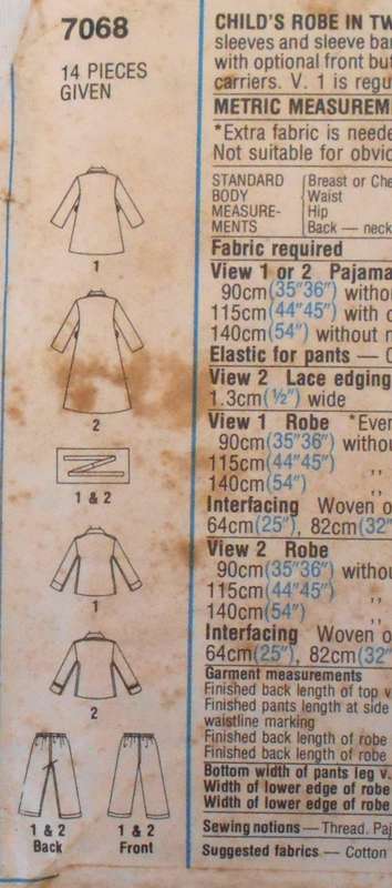 SIMPLICITY 7068 KIDS PJS & ROBE SIZE 3 YEARS CHEST 56 CM-PJ COLLAR E NOT SUPPLIED USE M ROBE COLLAR