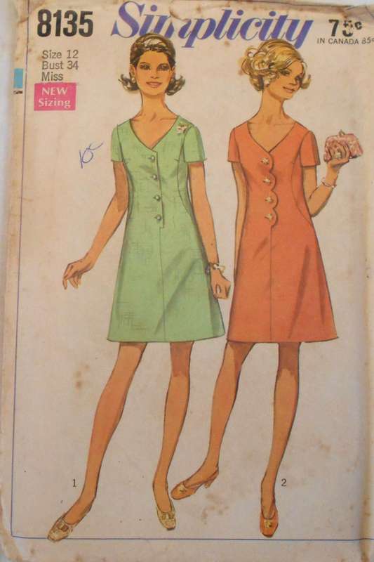 VINTAGE SIMPLICITY 8135 DRESS WITH V NECKLINE SIZE 12 BUST 34 COMPLETE
