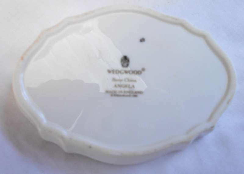 1980 WEDGWOOD LARGE OVAL "ANGELA" TRINKET DISH-MADE IN ENGLAND