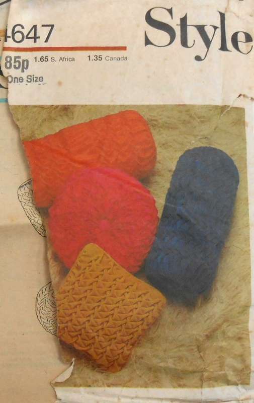 STYLE 4647 SET OF THREE SMOCKED CUSHIONS ONE SIZE- COMPLETE