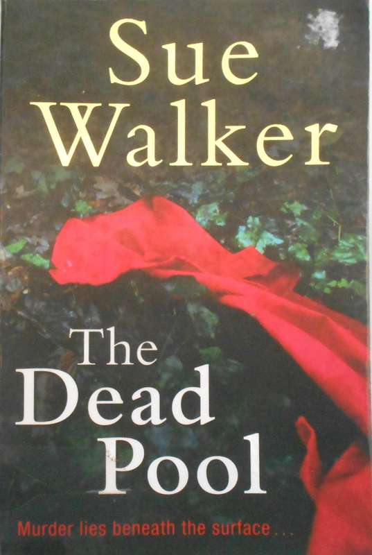 SUE WALKER-THE DEAD POOL-LARGE PAPERBACK