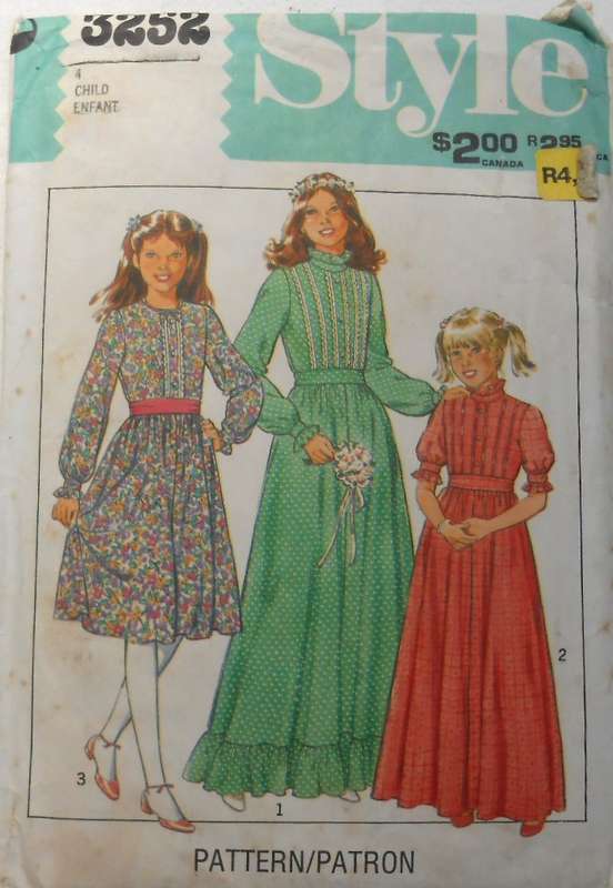VINTAGE STYLE 3252 GIRLS LINED BRIDEMAID DRESS OR PARTY DRESS SIZE 4 YEARS COMPLETE