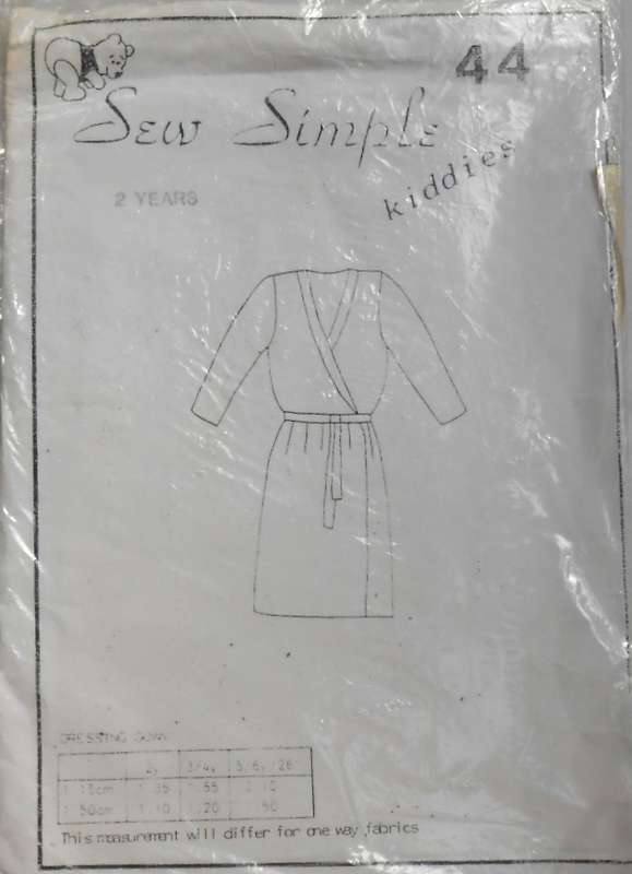 SEW SIMPLE PATTERNS 44 TODDLERS DRESSING GOWN SIZE  2 YEARS